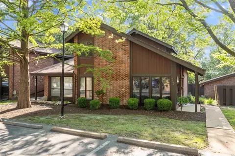 4362 Tavistock Cir, Saint Louis, MO 63129