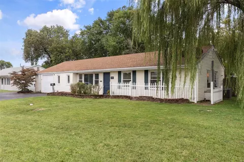 4152 Carondelet Blvd, Saint Louis, MO 63123
