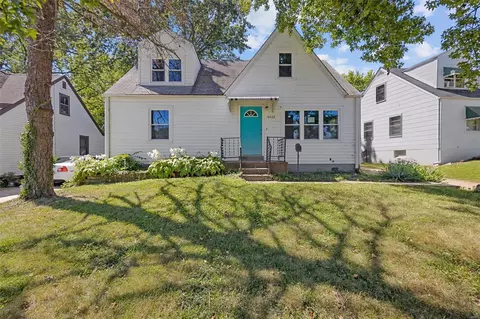 10032 Eastbrook Dr, Saint Louis, MO 63114