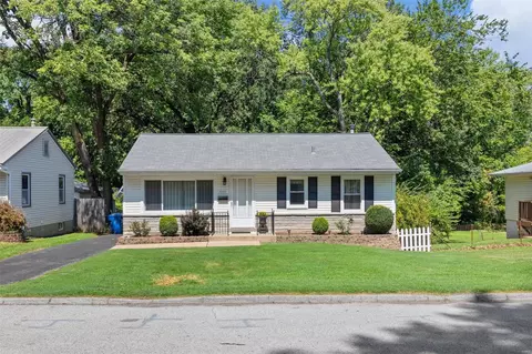 10431 Canter Way, Overland, MO 63114