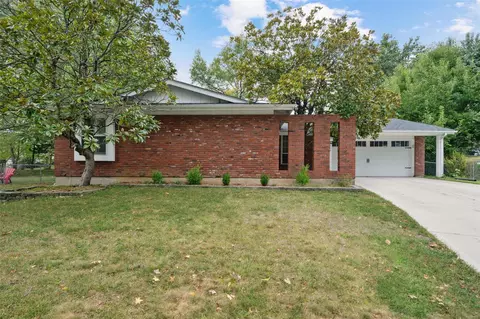 245 Cedar Village Ct, Ballwin, MO 63021