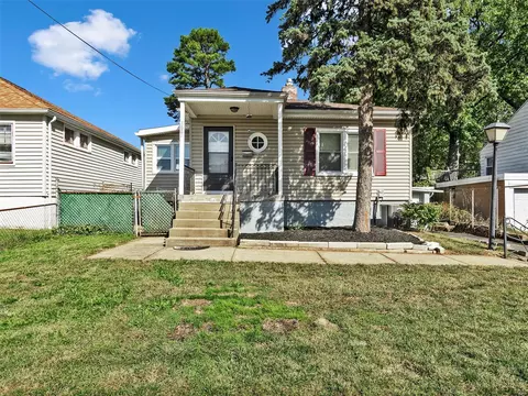 7661 Rannells Ave, Saint Louis, MO 63143