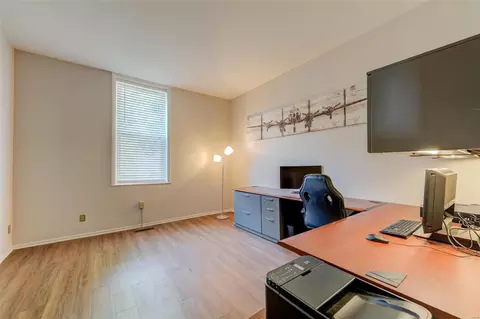 700 N 3rd St, Saint Charles, MO 63301 photo 9