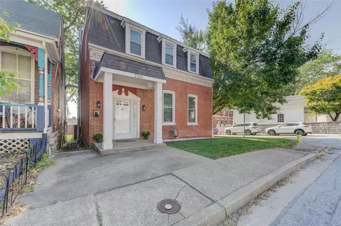 700 N 3rd St, Saint Charles, MO 63301 photo 2