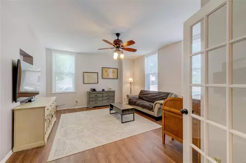 700 N 3rd St, Saint Charles, MO 63301 photo 4
