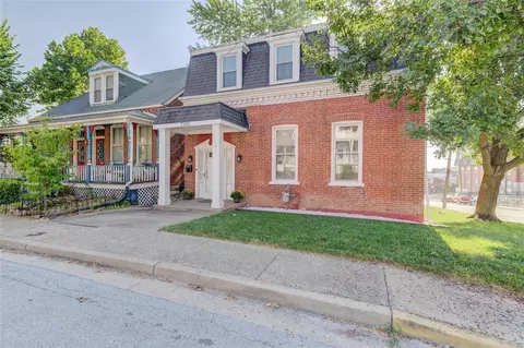 700 N 3rd St, Saint Charles, MO 63301