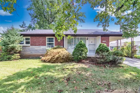 4337 Big Chief Dr, Saint Louis, MO 63123