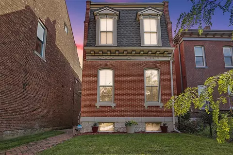 2104 Sidney St, Saint Louis, MO 63104