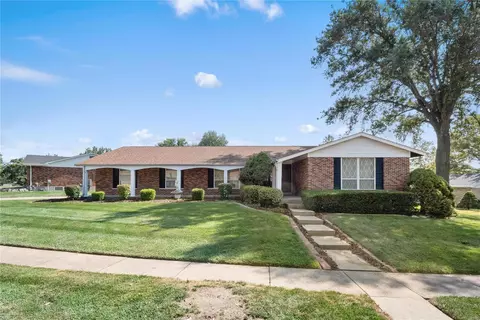 14855 Frais Dr, Florissant, MO 63034