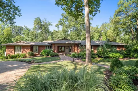 14 Glenview Rd, Ladue, MO 63124