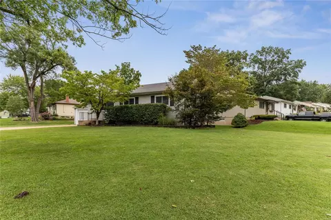 9412 Congo Dr, Saint Louis, MO 63123 photo 2