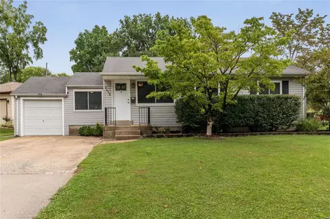9412 Congo Dr, Saint Louis, MO 63123