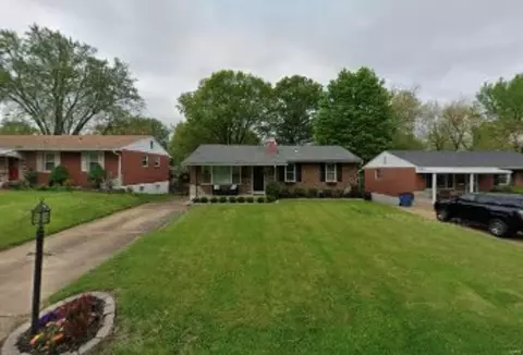9823 Ione Ln, Saint Louis, MO 63123
