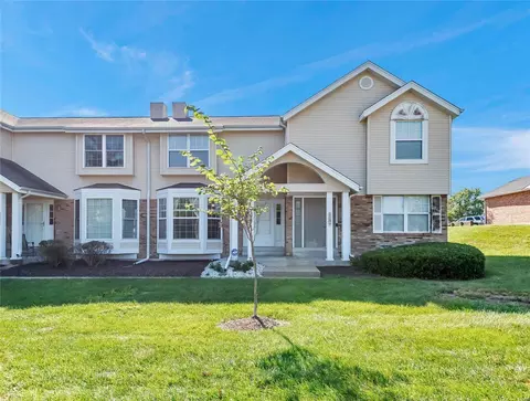 1295 Dell Ridge Ct #3, St Peters, MO 63303