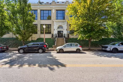 4200 Laclede Ave #104, Saint Louis, MO 63108