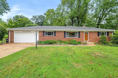 4500 Du Bourg Ln, Saint Louis, MO 63128