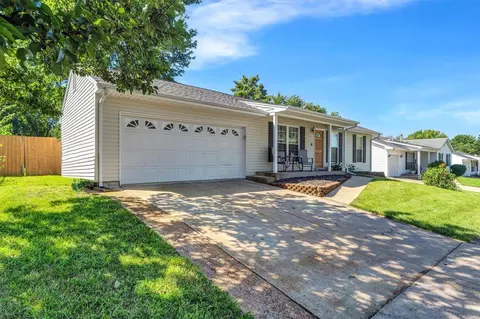 1314 Manuka Dr, O'fallon, MO 63366 photo 4