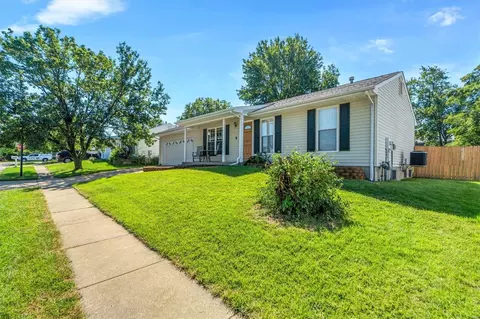 1314 Manuka Dr, O'fallon, MO 63366 photo 3