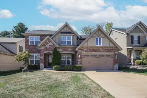 733 Cherry Tree Ln, Olivette, MO 63132