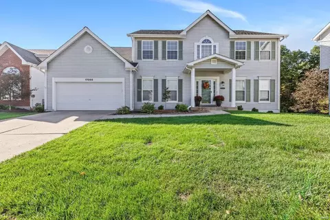 17068 Westridge Oaks Dr, Wildwood, MO 63040