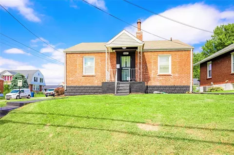 8447 Midland Blvd, Saint Louis, MO 63114