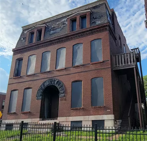 1221 Hebert St, Saint Louis, MO 63107