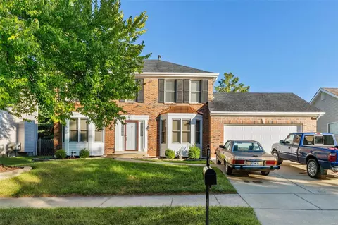 53 Moselle Ct, Florissant, MO 63031