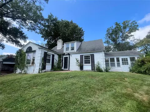 24 Green Acres Rd, Saint Louis, MO 63137 photo 3