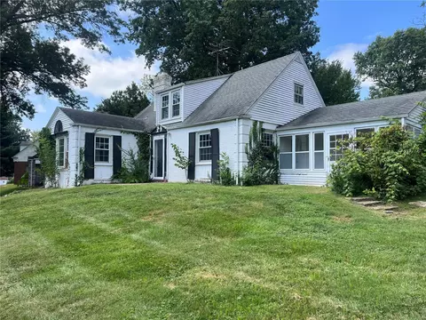 24 Green Acres Rd, Saint Louis, MO 63137 photo 2