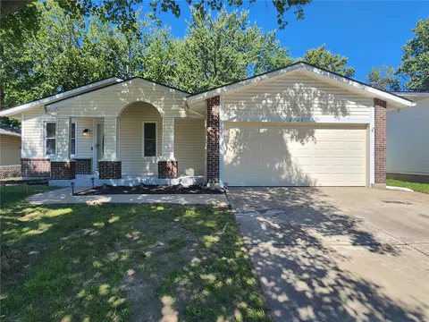 2805 Dividend Park Dr, Florissant, MO 63031