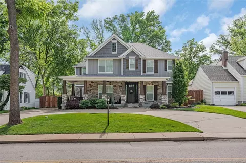 1166 N Geyer Rd, Saint Louis, MO 63122