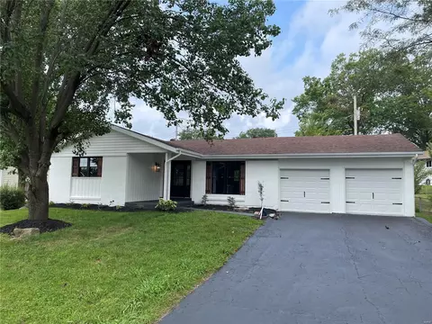 2315 Esquline Dr, Fenton, MO 63026