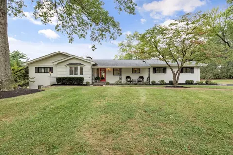 2241 N Ballas Rd, Saint Louis, MO 63131