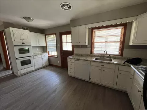 304 Kirk, Ferguson, MO 63135 photo 6