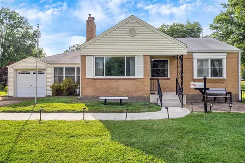 1419 Culverhill Dr, Saint Louis, MO 63119