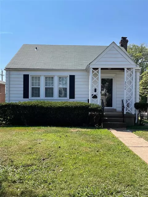 3774 Robert Ave, Saint Louis, MO 63116