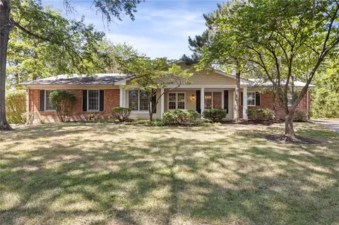 419 Caprice Gardens Ct, Ballwin, MO 63011