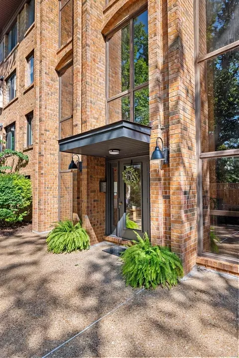 1030 N Harrison Ave #204, Saint Louis, MO 63122
