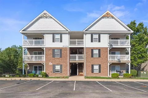 413 Saravalle Dr, Saint Peters, MO 63376