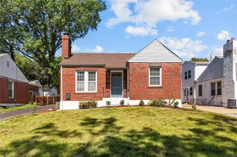 8265 Watson Rd, Saint Louis, MO 63119