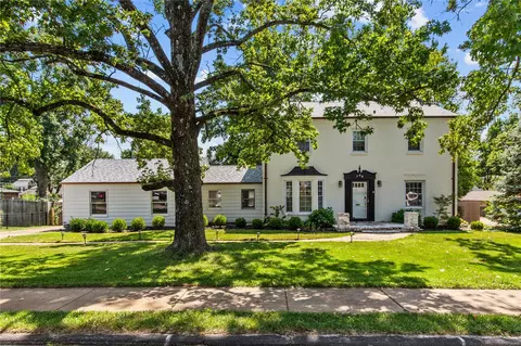 708 W Essex Ave, Saint Louis, MO 63122