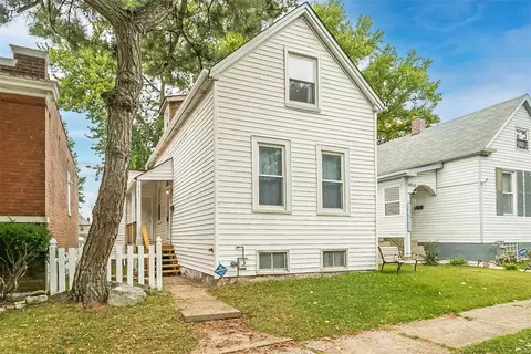 4640 Cecil Pl, Saint Louis, MO 63116