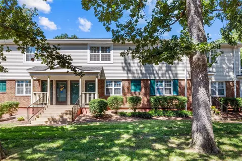 1551 Swallow Dr, Saint Louis, MO 63144