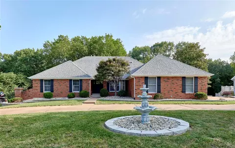 13535 Sunset Ridge Ln, Saint Louis, MO 63128
