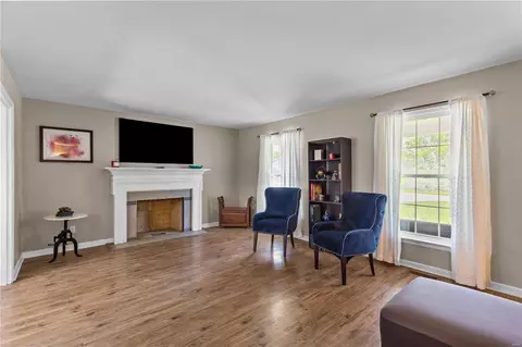 111 Coral Ter, Ballwin, MO 63011 photo 6