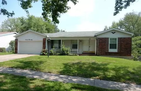 14460 Fox Manor Dr, Florissant, MO 63031