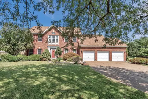 1111 Turfrunner Ct, Florissant, MO 63034