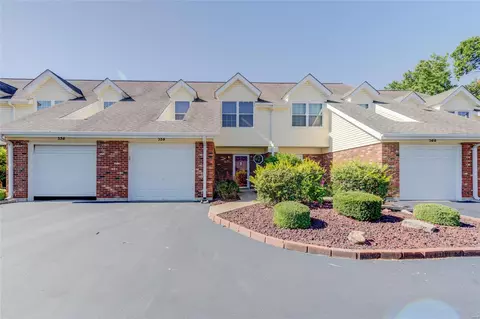 358 Windsor Pl #E, Saint Peters, MO 63376