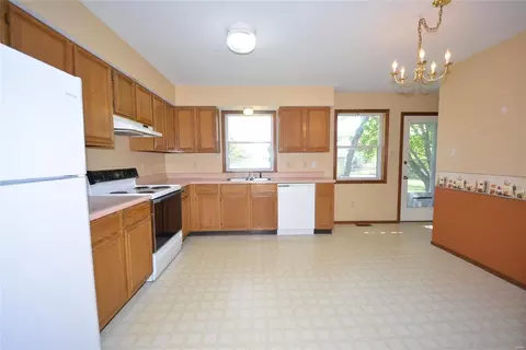 730 Knob Hill Dr, O'fallon, MO 63366 photo 4