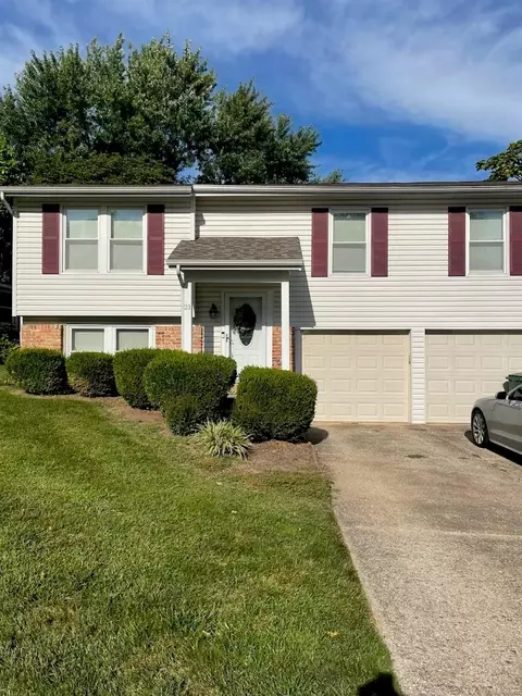21 Oak Knoll Dr, Saint Peters, MO 63376